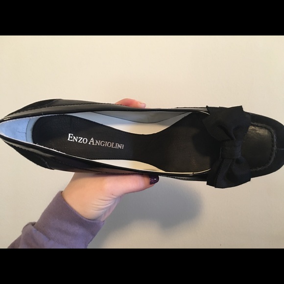 Black “Enzo Angiolini” Bow Toed Heels - Picture 3 of 7